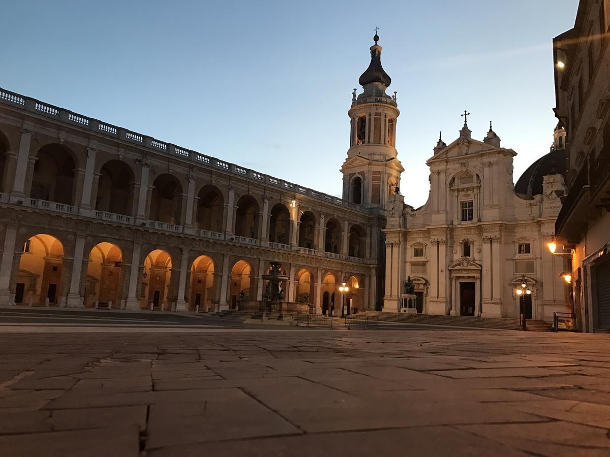 Hotel Pellegrino E Pace لوريتو المظهر الخارجي الصورة