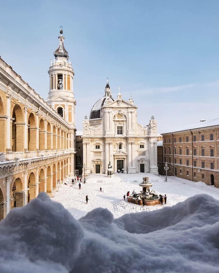 Hotel Pellegrino E Pace لوريتو المظهر الخارجي الصورة