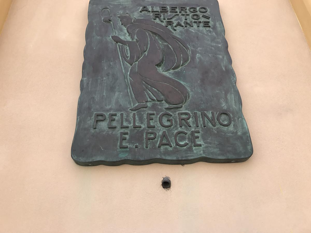 Hotel Pellegrino E Pace لوريتو المظهر الخارجي الصورة